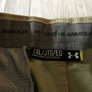 Youth XL Under Armour Khaki Pants